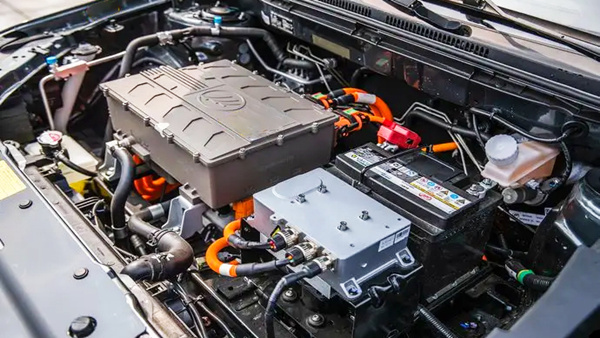 兆科导热材料解决新能源汽车散热的同时，还能优化电机控制器整体性能